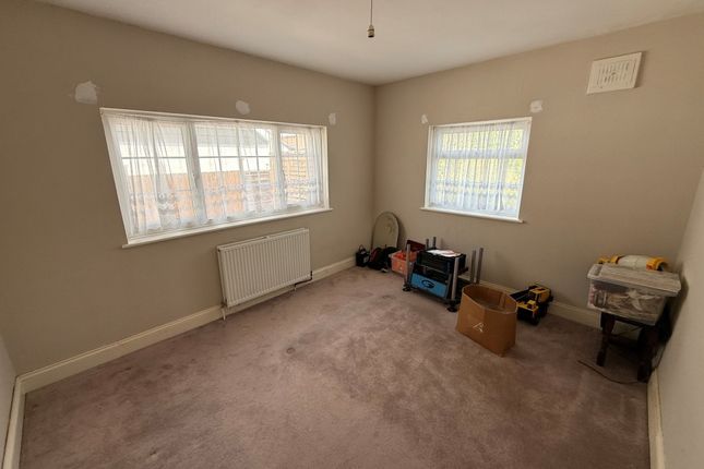 Sea Breezes, 145 Kent Avenue, Sheerness photo 5