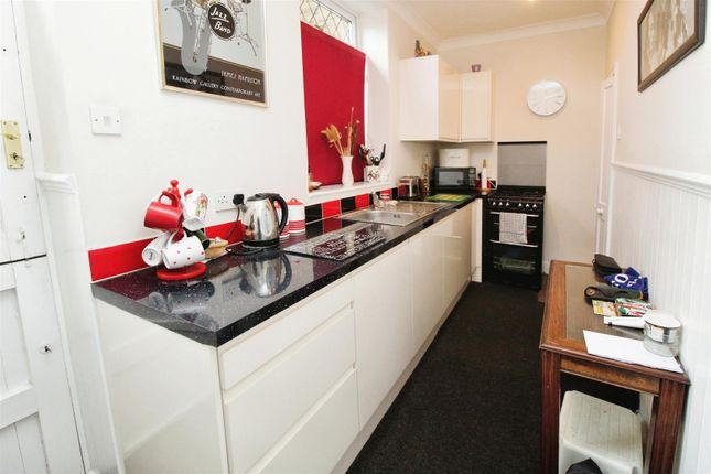 2, Park Terrace, on Fountain Street, Bradford photo 4