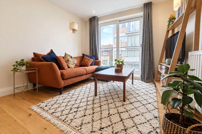 Flat 2, Maypole Court, 1, Mantle Road, London photo 2