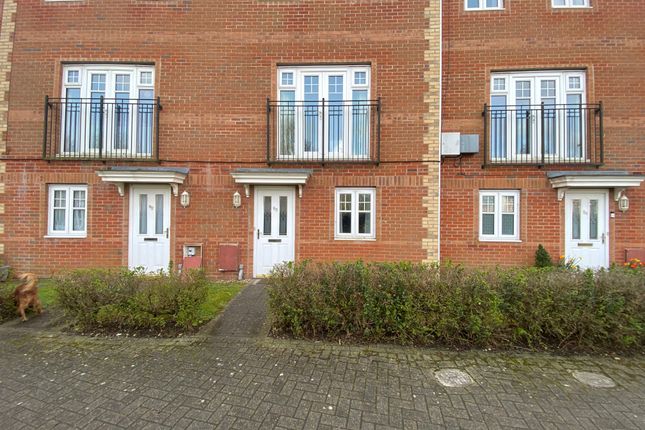 Thumbnail Flat to rent in Bright Wire Crescent, Eastleigh