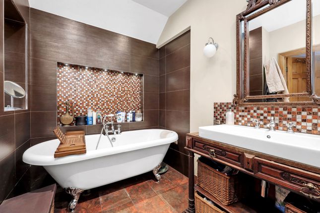 24 West Ella Road, London photo 4