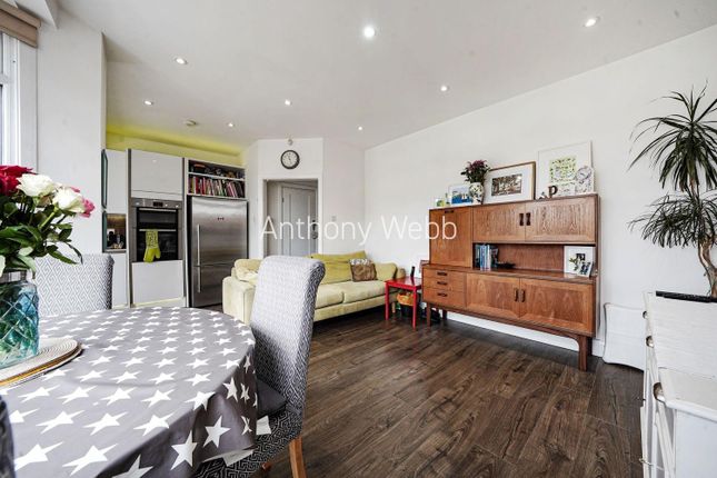 End terrace house for sale in Firs Lane, Winchmore Hill, London