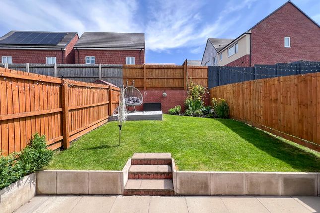 18, Richard Dawson Drive, Stoke-On-Trent photo 3