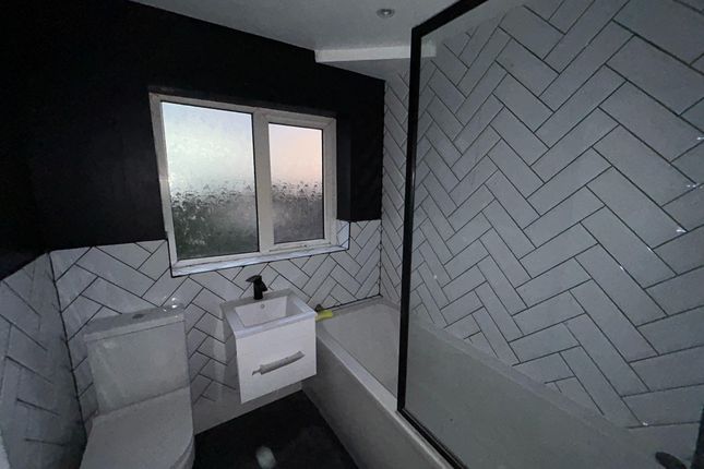 6, Highland Road, Bolton photo 5