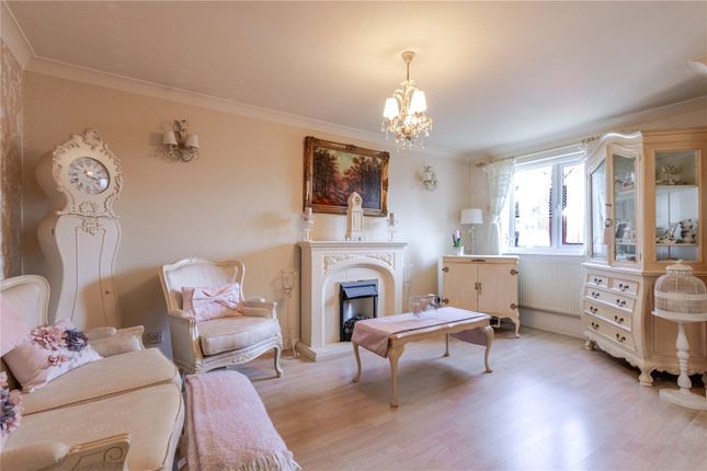 18, Childs Avenue, Uxbridge photo 2