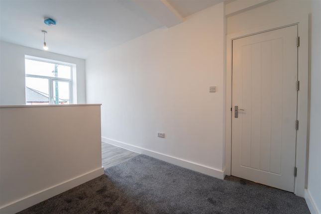Flat 2, 899-903, Bristol Road South, Birmingham photo 4