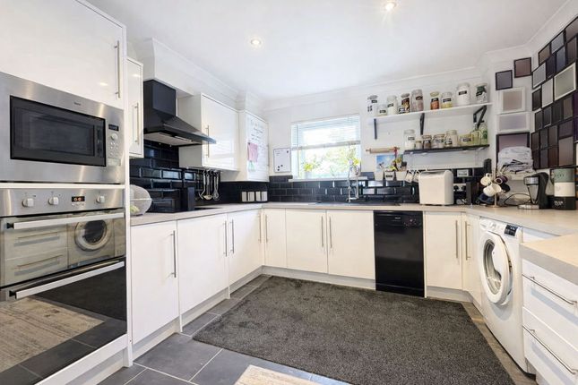 11, Waveney Close, Lee-On-The-Solent photo 4