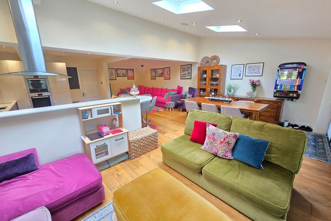 4 The Old Orchard, Altrincham photo 3