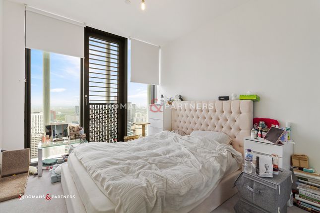 Flat to rent in Stratosphere Tower, Stratford