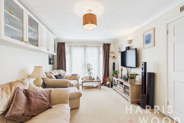 25 Linnet Way, Great Bentley, Essex photo 3
