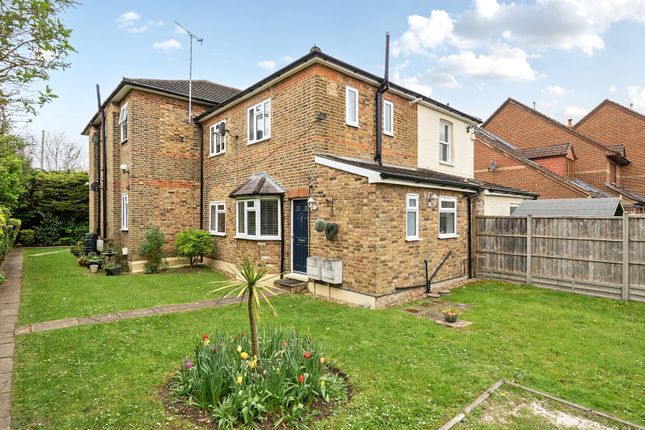 Flat 2, 113, Laleham Road, Shepperton photo 2