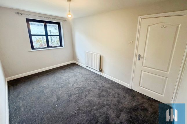 8, Tunnel Street, Huddersfield photo 5