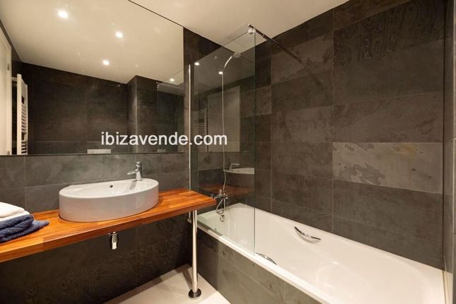 Apartment for sale in Playa Den Bossa, Ibiza, Baleares
