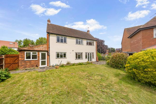 9, St Nicholas Drive, Shepperton photo 2
