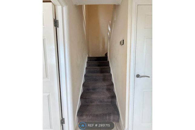 Red Lodge Close, Leeds photo 4