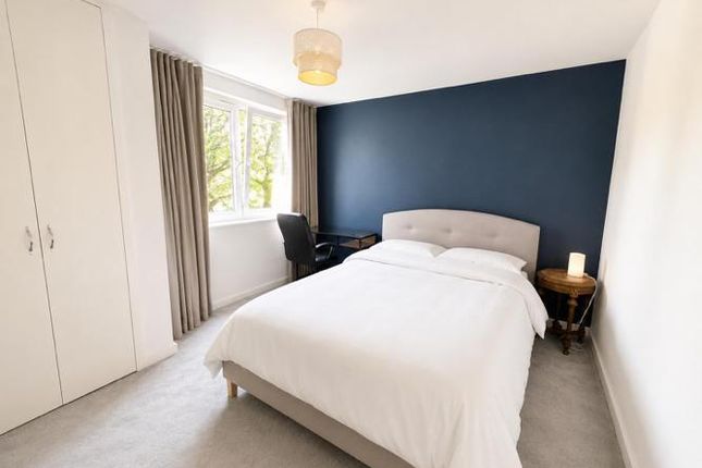 Flat 10, 437, Fulham Road, London photo 2
