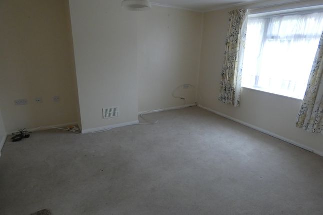 6, Lanes Close, Salisbury photo 3