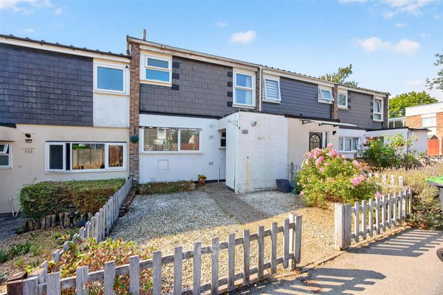 15, Blackbird Close, Waterlooville photo 2