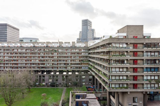 Flat for sale in Defoe House, Barbican