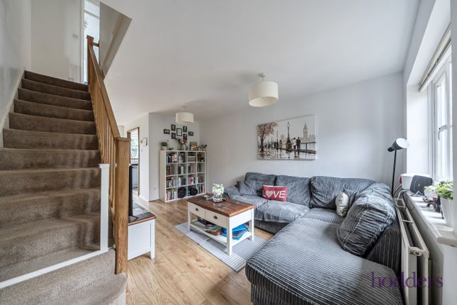 32, Monks Crescent, Addlestone photo 2