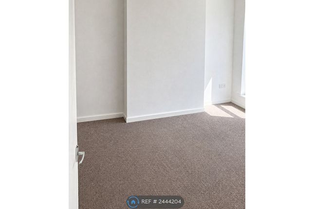 Flat, Marine Road Pensarn, Abergele photo 4