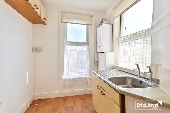 Flat 5, Oakdene, 48 Dartmouth Road, Paignton photo 3