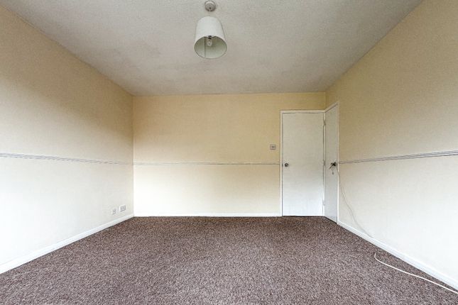 12 Colman Road, Taunton, Somerset photo 4