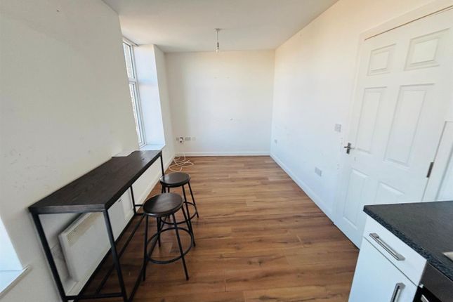 Flat 29, Whingate Mill, Leeds photo 2