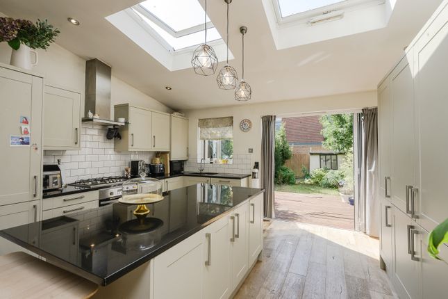 168, Clarence Road, London photo 4