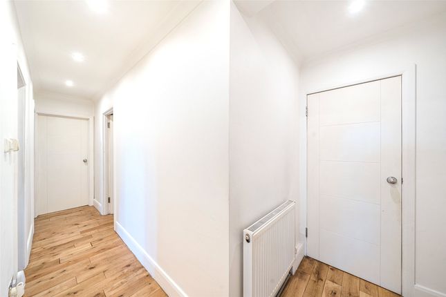 446, Kings Drive, Middlesex photo 3