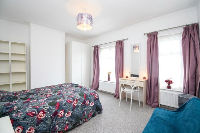 23 Gordon Road, Manchester photo 4