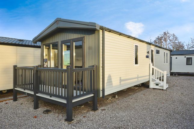 2-bed caravan on Victory Bowers, 7 Lakes Country Park, Scunthorpe, £74,995