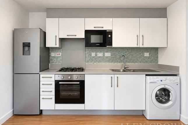 Flat 1, Cannock Court, Hawker Place, London photo 2