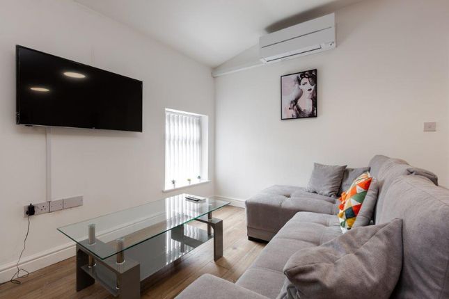 Thumbnail Flat to rent in Walton Breck Road, Liverpool