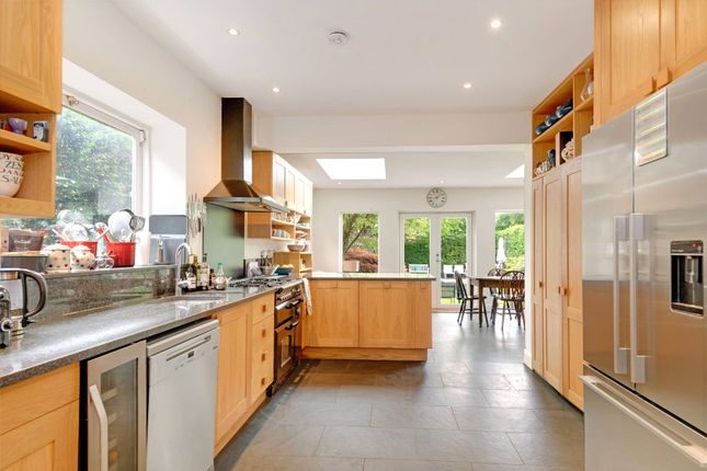 6, Milton Close, London photo 4