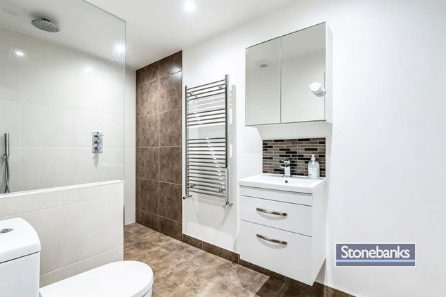 98b, Pirbright Road, London photo 4