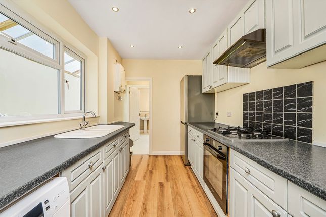 36, Fernlea Road, Mitcham photo 4