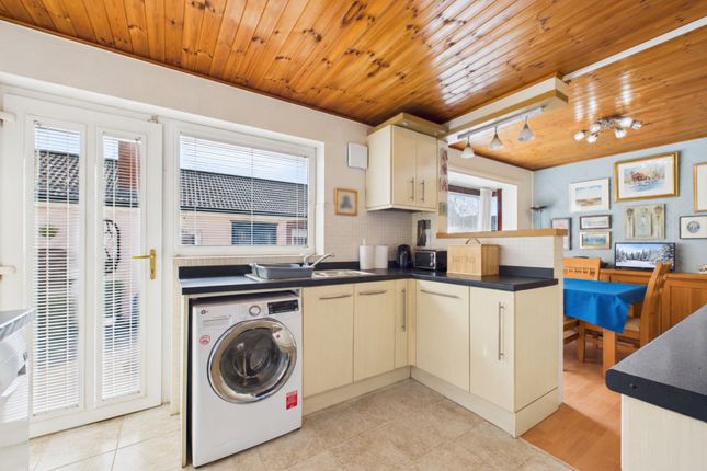 30 Woodside, Sutton-In-Ashfield photo 4