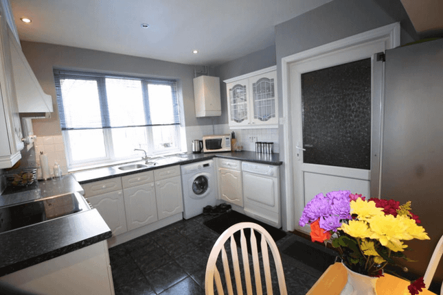 Thumbnail Semi-detached house to rent in Appleby Road, London