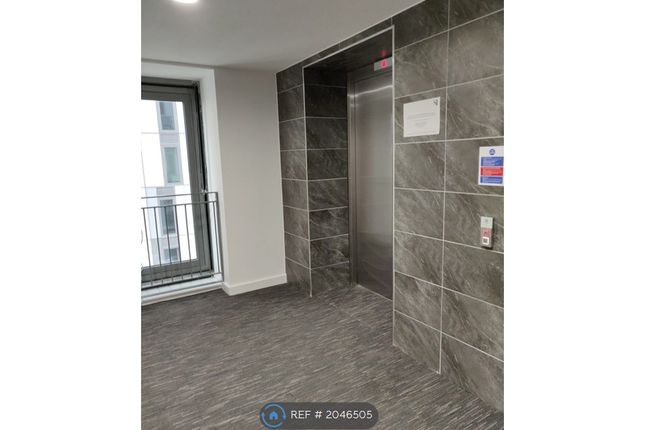 Flat to rent in Michigan Point Tower B, Salford