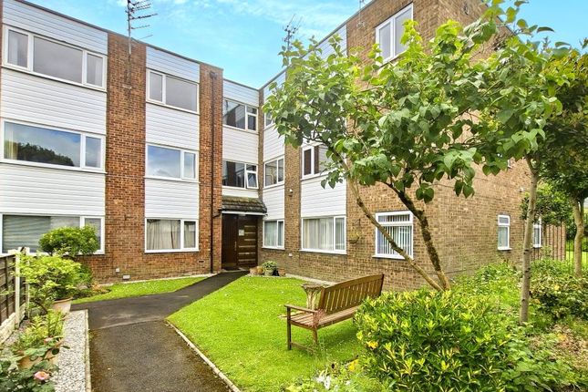 1-bed flat on Pole Lane Court, Pole Lane, Bury, £35,000