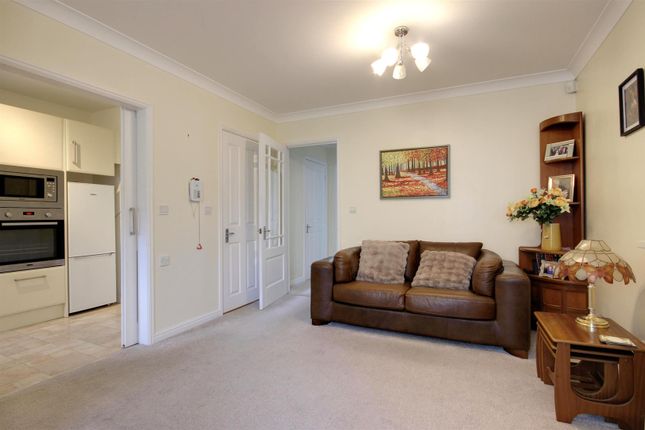 28, John Gray Court, Willerby, Hull photo 2