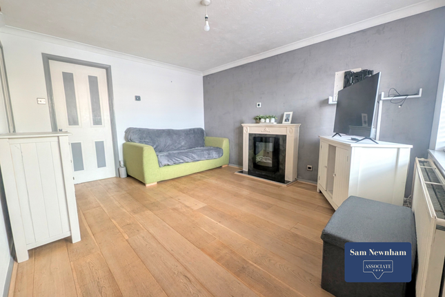 11, Marina Close, East Cowes photo 3