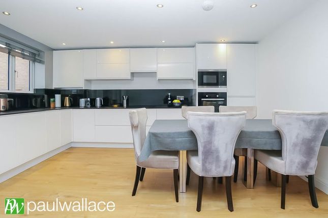 The Coach House, 47, St. Michaels Road, Broxbourne photo 3