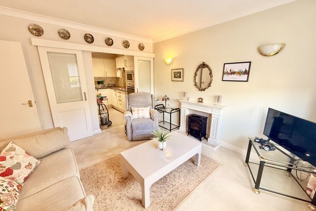 Flat 32, Ash Court, Knutsford photo 2