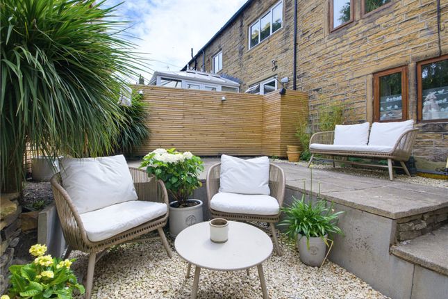 2, Giles Street, Holmfirth photo 4