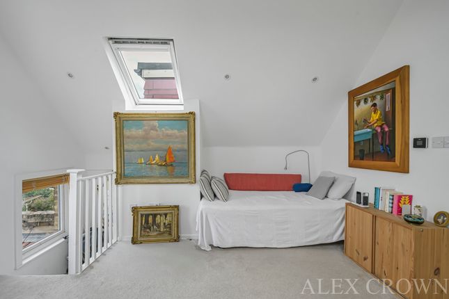0R, Queens Road, London photo 4