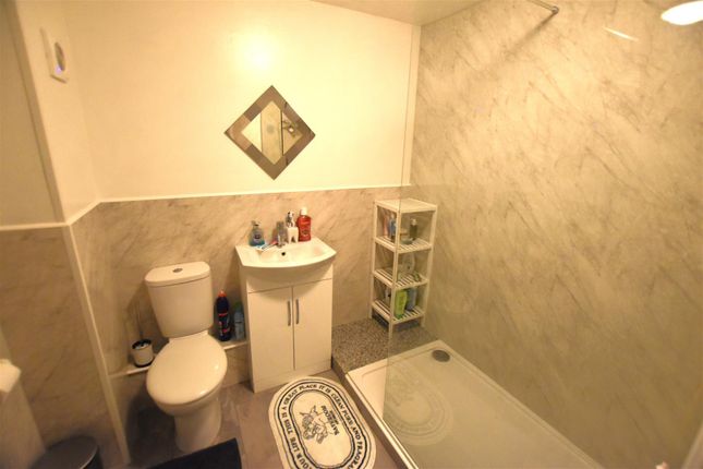 15, Westholm Court, Bicester photo 3
