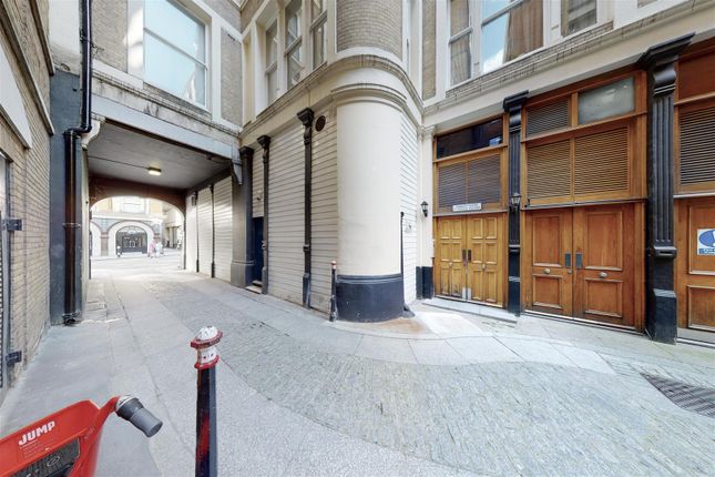 Flat to rent in Lambert House, Ludgate Square, London