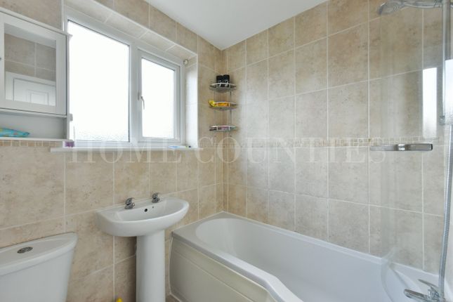Flat for sale in The Grove, Potters Bar